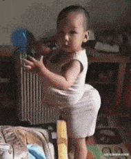 6.熊孩子,家里啥东西都敢拿出来,到底是年龄小啊