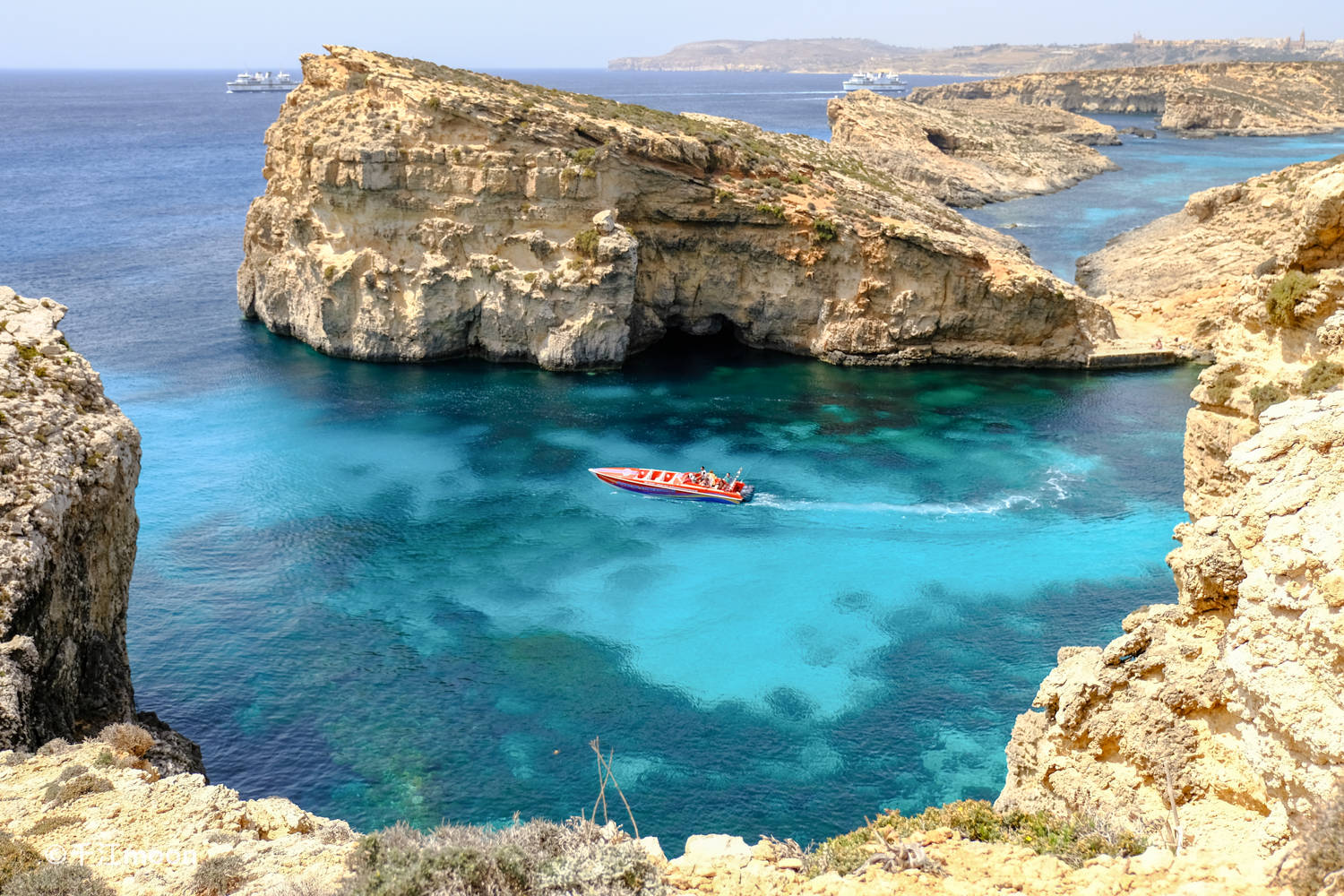 这个不到4平方公里的地中海小岛，海岸线绝美！