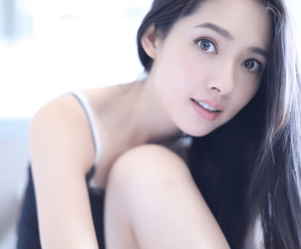 岁月在双鱼女身上留下的只有更加成熟诱人的风韵,让男人爱的更深