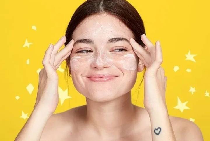 怎么让自己的脸部皮肤越来越白 c3b47147275e47e090a6499b17f8ab14.jpeg