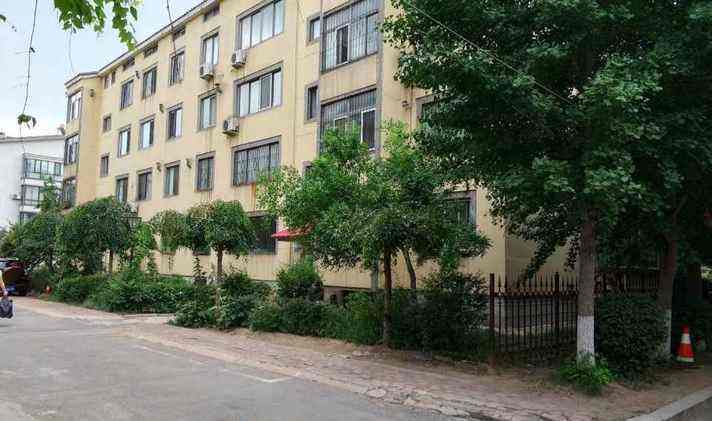 一栋楼人都走光了猜成语