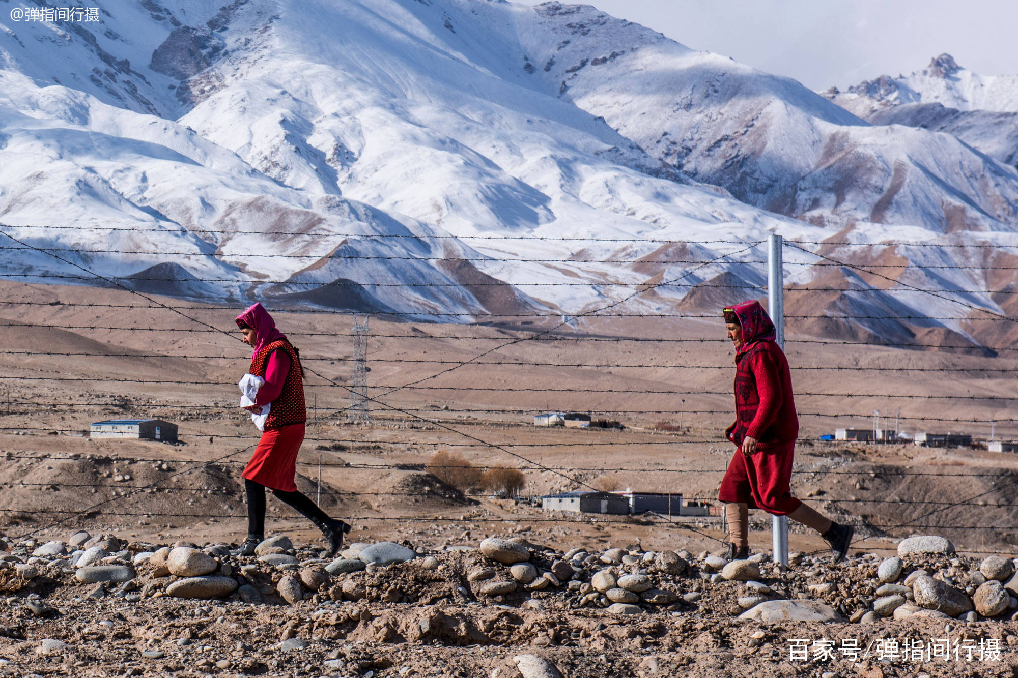 新疆帕米尔高原，世居着“高山之鹰”塔吉克人，她们个个颜值超高