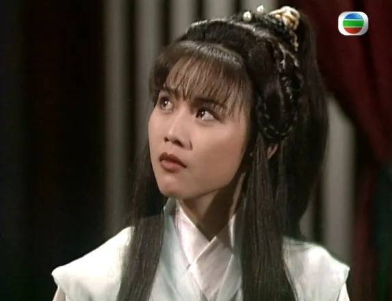 1993年,第一部当女主角的《魔刀侠情》播出,没多少经验的蔡少芬,演技