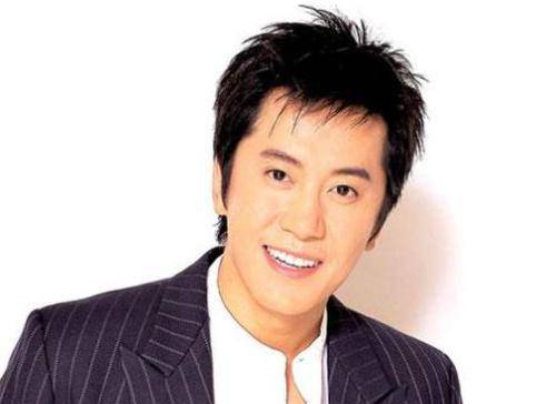 晚秋》，毛宁也开始从内地的当红歌手，渐渐发展到香港，成为人气歌手。