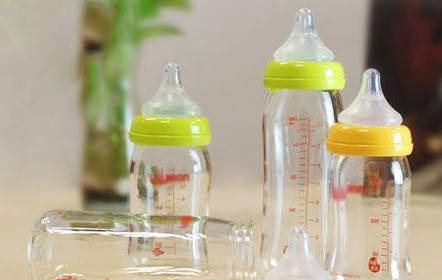 【婴儿奶瓶】婴儿奶瓶什么材质的好_婴儿奶瓶怎么消毒