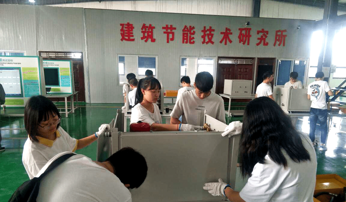 让劳动成为一种习惯 西南科技大学城市学院将劳动融入到学生教育管理之中