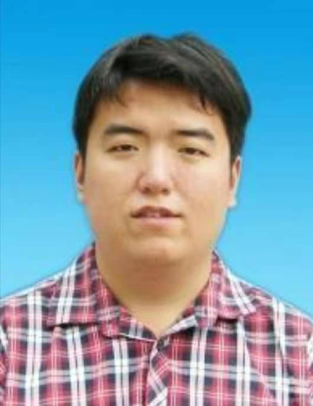 教练：武震，国家棋协大师 、中国象棋协会中级教练 、象棋国家级裁判、