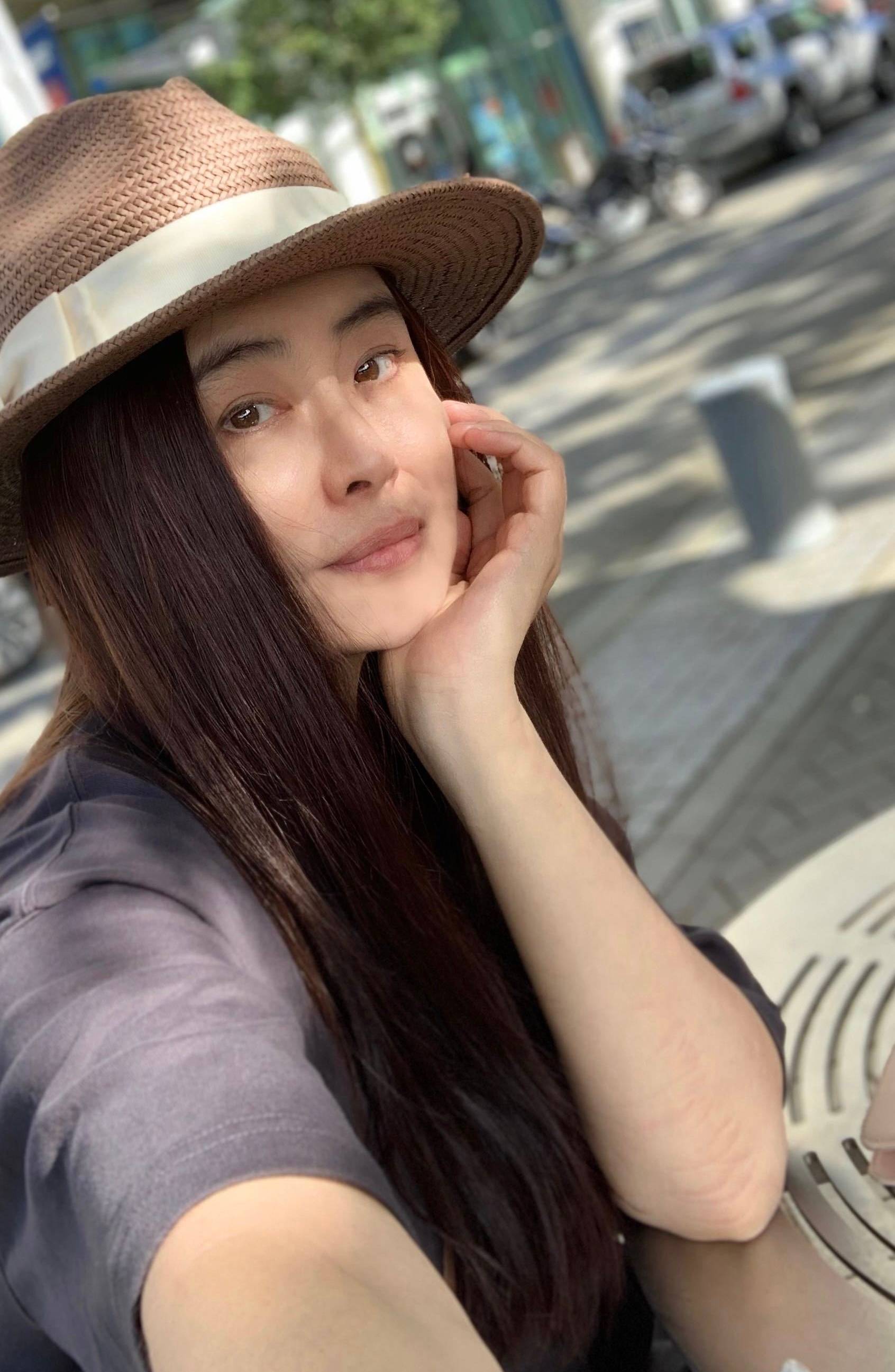 原创"亚洲第一美女"53岁了,端午节发素颜自拍照,保养得太好再次惊艳