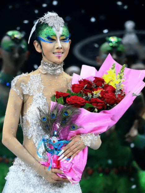 年轻时候的杨丽萍 2551809e1afd4c768d2fde5282af9868.png