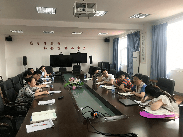 段小莉老师由衷的感叹:一个人可以走的快,一群人才能走的远!