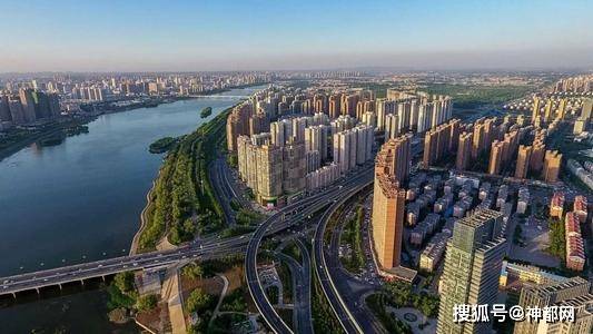 原创洛阳龙门高铁站24线动车所，意味着什么？临近村庄拆迁倒是其次