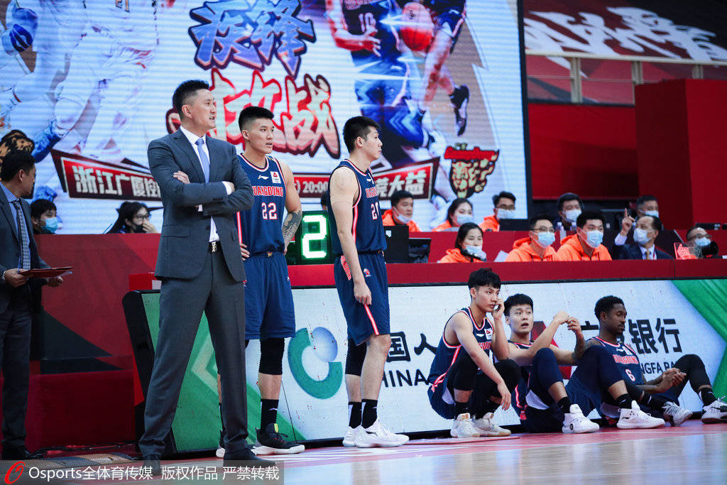 五上五下成杜锋又一构思 轮换人员多阵型厚度足