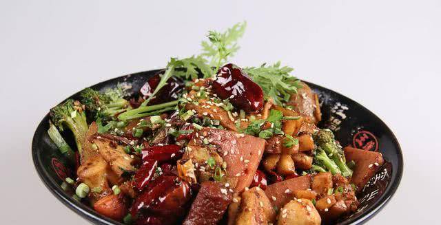 在家自己做麻辣香锅好吃又实惠 32c01aa9ac59411593858cf2a4854164.jpeg