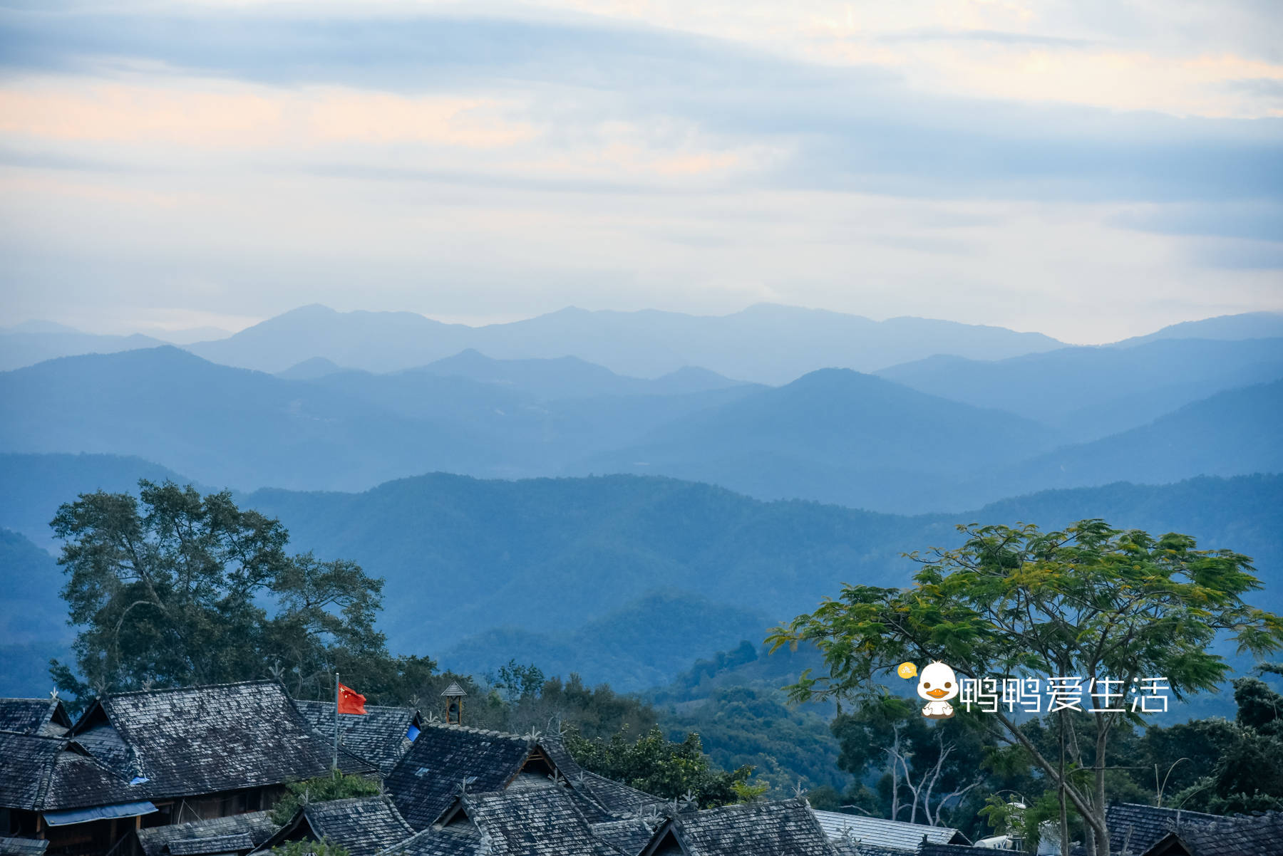 原创千年布朗古寨隐藏在景迈山中,民风淳朴景色优美,仿佛世外桃源