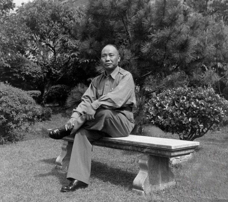 张灵甫战死孟良崮,此人成"背锅侠",被判无期徒刑却意外逃脱