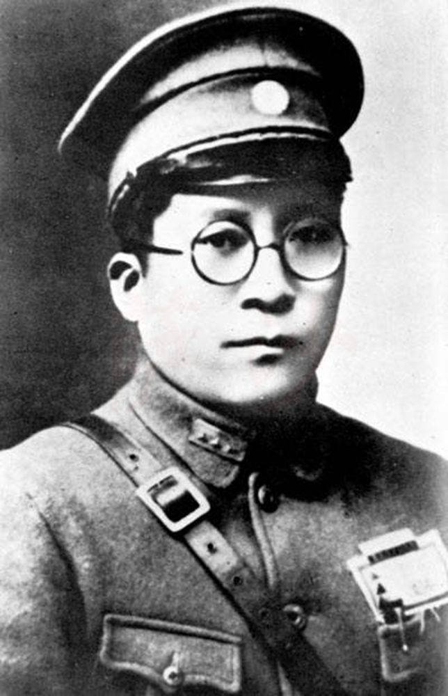 蒋介石为什么到了南京就扣押张学良？1936年12月25日西安事变结束