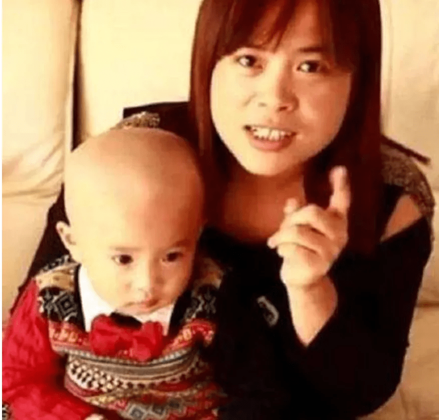 易烊千玺的父母是哪里人 2a7baddeab79464993989cbd14c1887e.png