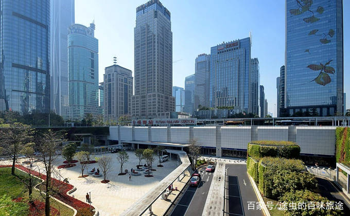 实拍亚洲最大的地下火车站，就在深圳市中心，拥有36个出入口
