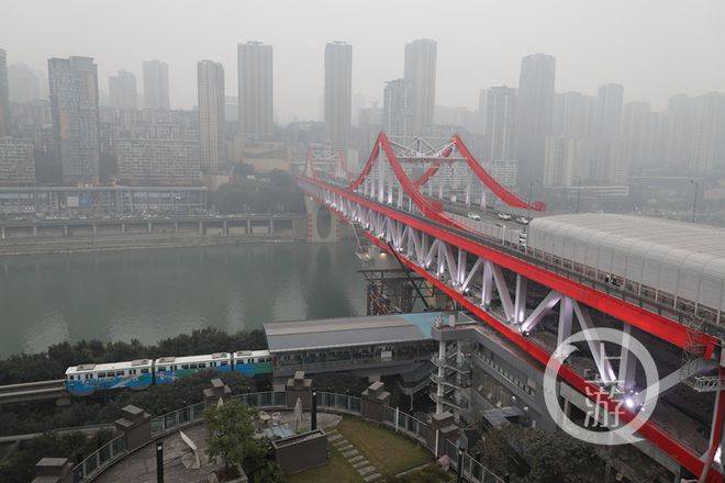 曾家岩嘉陵江大桥工程起于渝北区兴盛大道,在天江鼎城附近入洞,由北