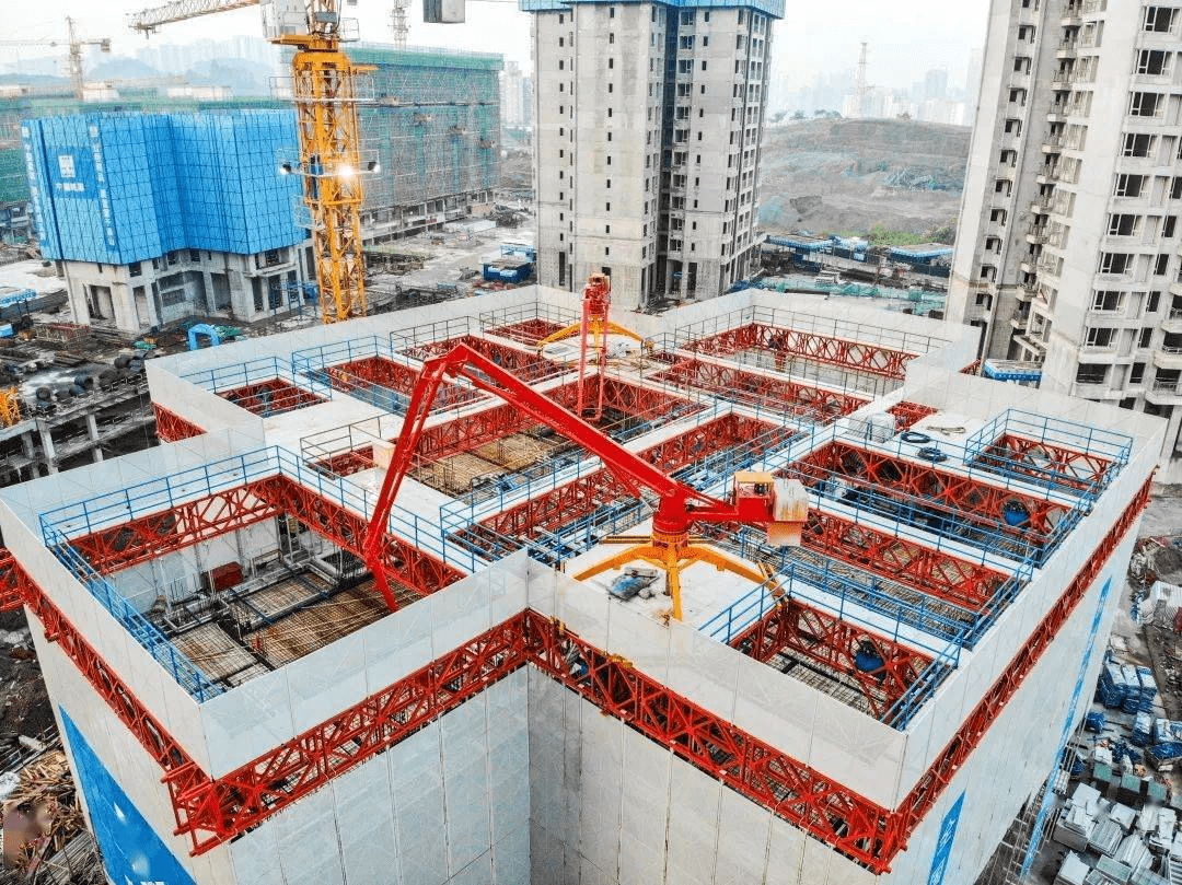 让老外点赞的中国首创——“空中造楼机”,百米超高层最快1年建成!_建筑