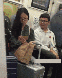 搞笑gif段子:让你尝尝我的神龙摆尾_女朋友