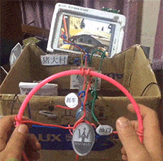 搞笑gif段子:小伙这是多久没睡觉了,这个人来人往的都