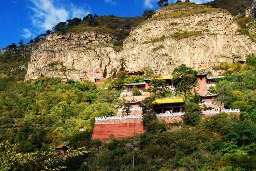 五岳中唯独不是5A的名山，却有座世界闻名的古寺，途经千年历史