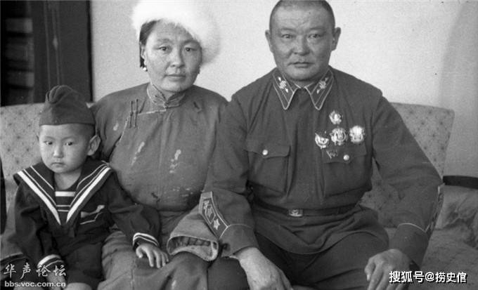 蒙古元帅乔巴山和他的妻子儿女父亲家庭影集