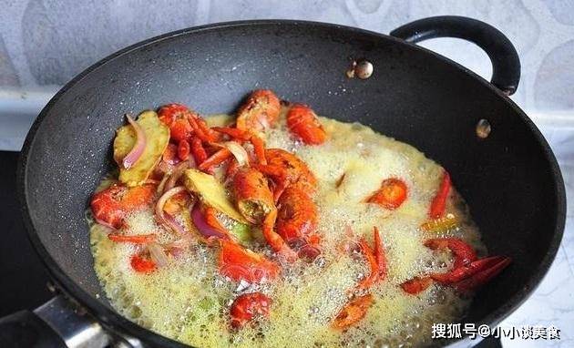 小龙虾与这种配料可谓是绝配,香味扑鼻,美味可口