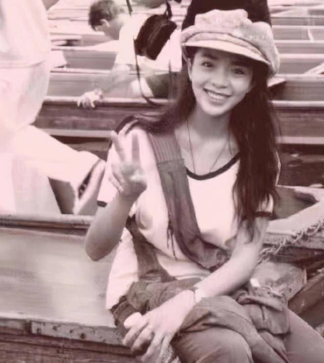 抗癌13年后,央视主持朱迅哽咽落泪,挚爱男人离