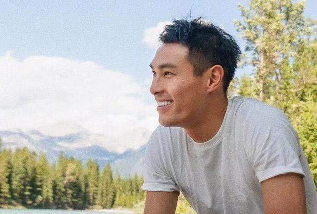 原创"十佳男友"杨佑宁罕见晒豪宅,生活上很随意,户外阳台成烧烤区