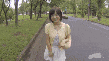 搞笑幽默笑话gif图:一个让人快乐的按钮搞笑幽默笑话gif图:烈火战车!