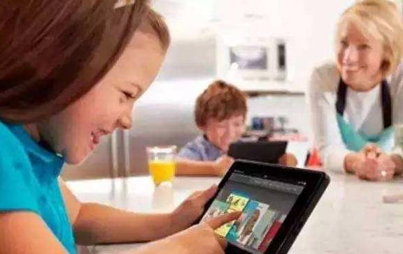 婴儿几个月能看手机 8f8a29256ca94198a4b97b0eef3b84b3.jpeg