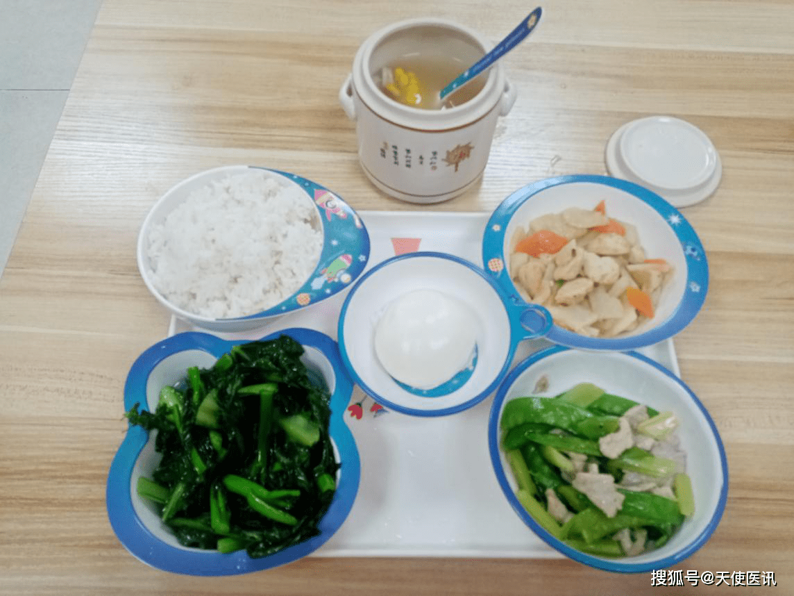 走出孩子不爱吃饭的误区广州天使儿童医院里首推活色生香儿童营养餐