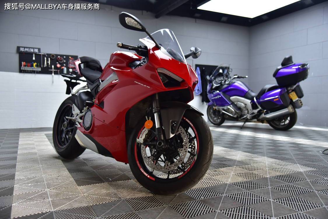 "街霸"杜卡迪的v4贴隐形车衣花多少钱?