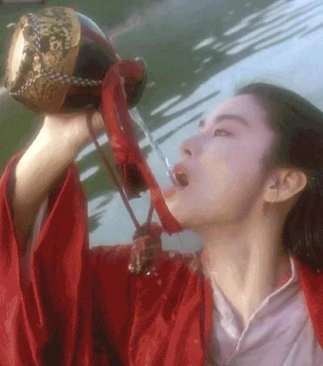 会喝白酒的女人,真是太太太太太飒了