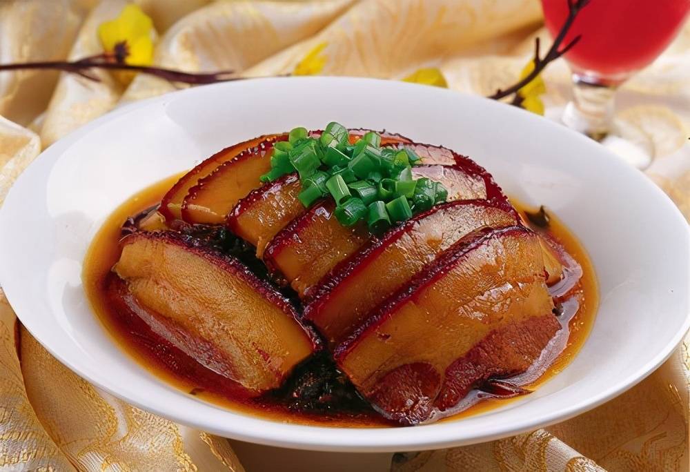 
梅菜扣肉不会做？教你饭馆秘制做法 简朴不外油 看一眼轻松学会【皇冠官网地址】(图3)