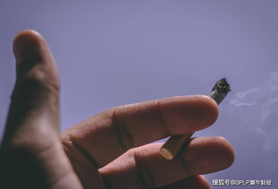 姬友2020年的表现下降了66%。控股股东和高管提前发起减持