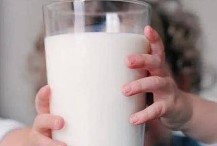 啥时候喝牛奶有助于长高 c4459d15d394480abd7b47051ee38c37.jpeg