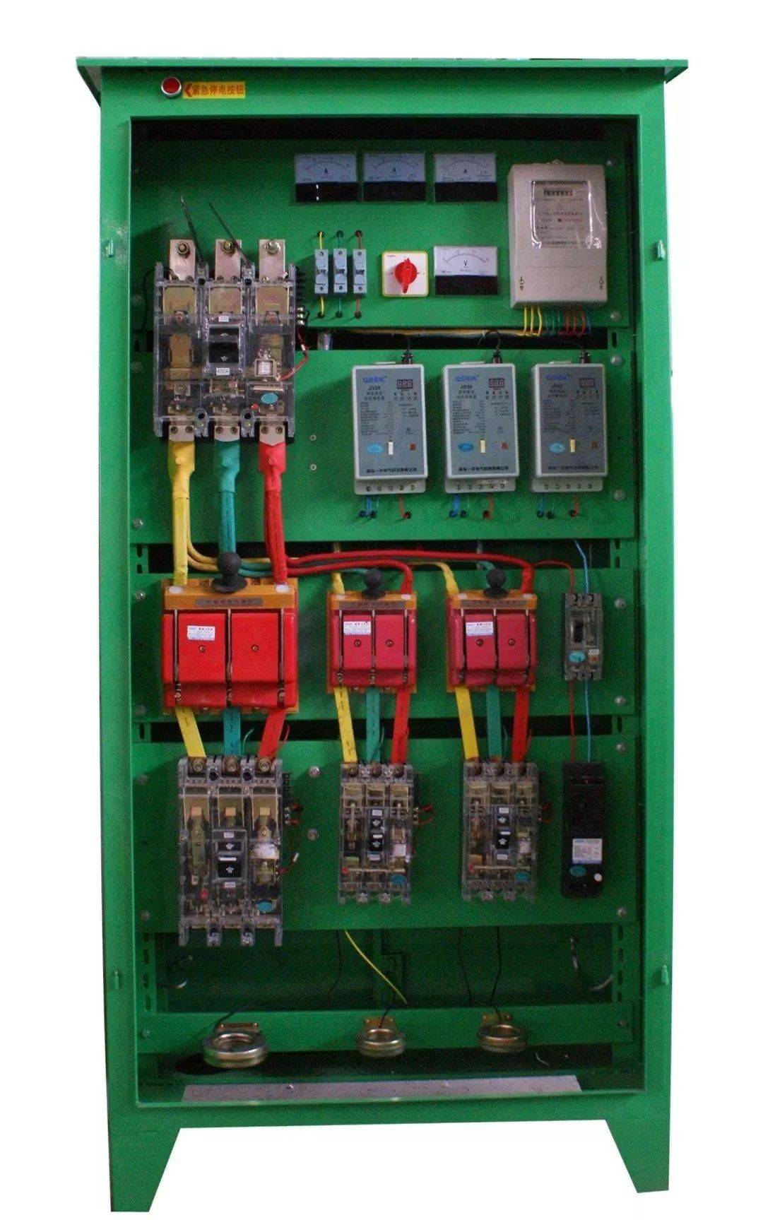 箱:施工用电配电柜作建筑工地施工用电用,是专门针对工程施工现场情况