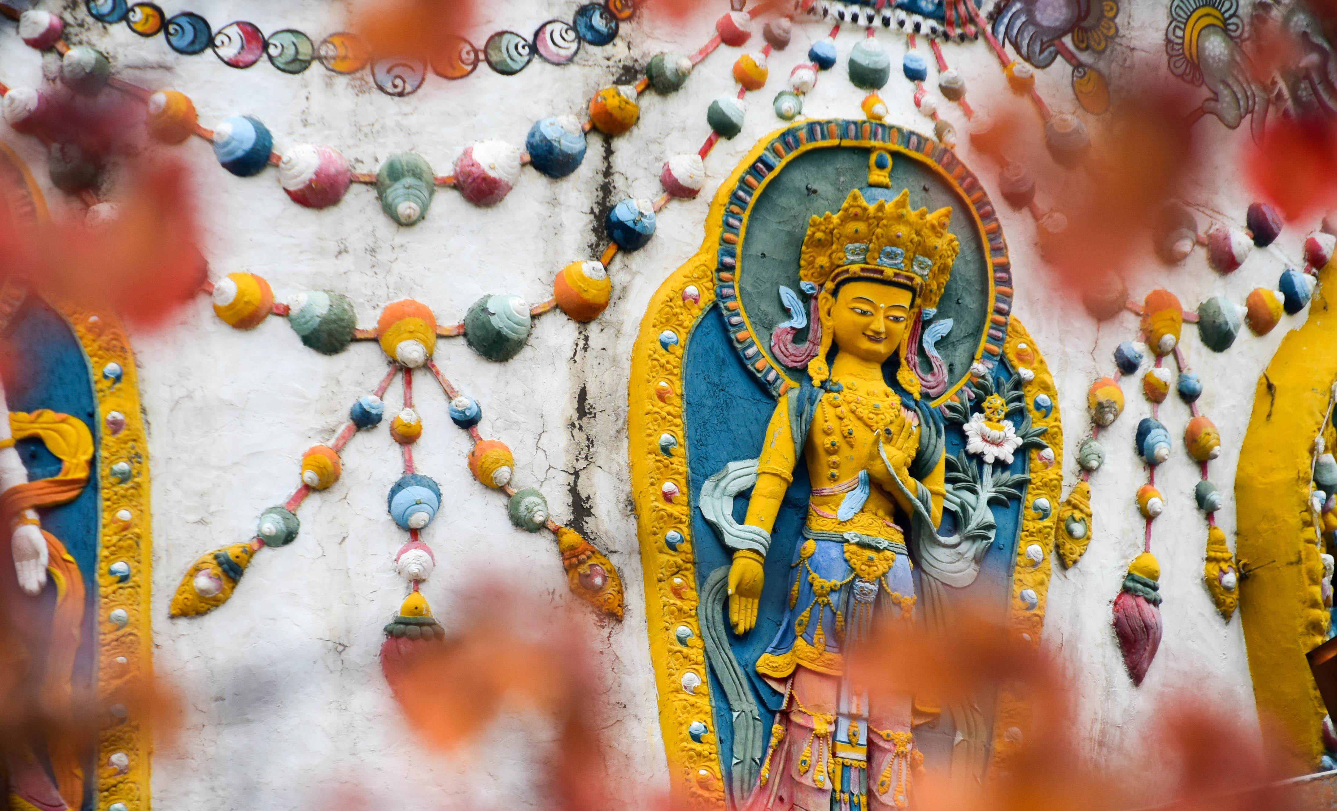 拥有安多第一佛塔的郭麻日寺已有四百多年历史，属国家重点文物