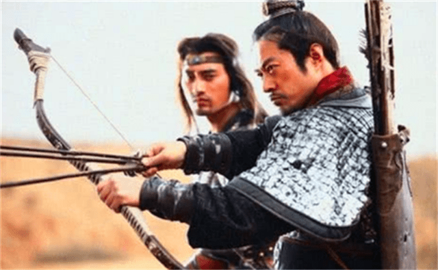 大宋将军何灌：敌军以为他徒有虚名，再一看却是箭无虚发连忙退兵_射箭 