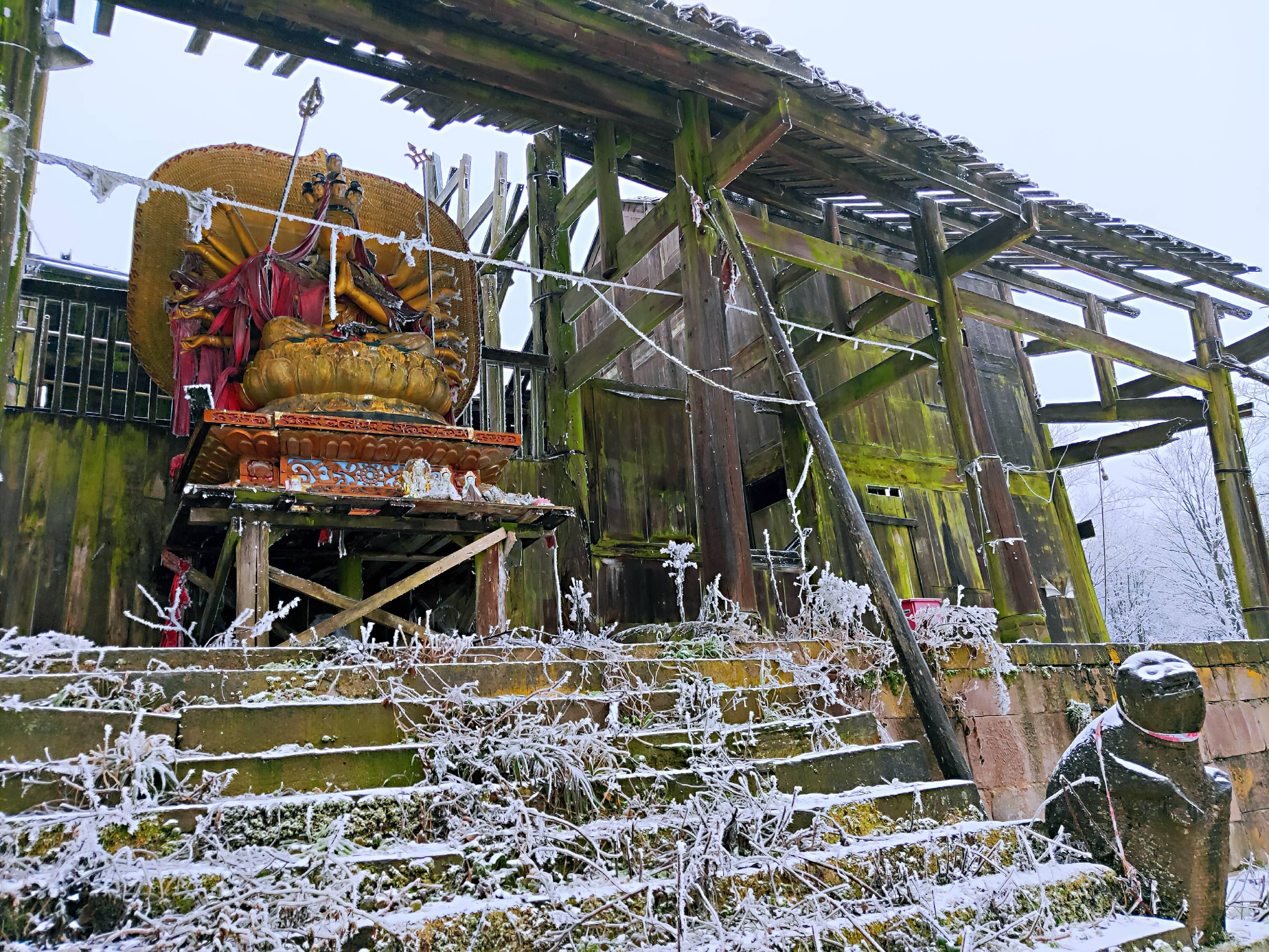 贵州贵阳:息烽县西望山凤池寺2021雪景