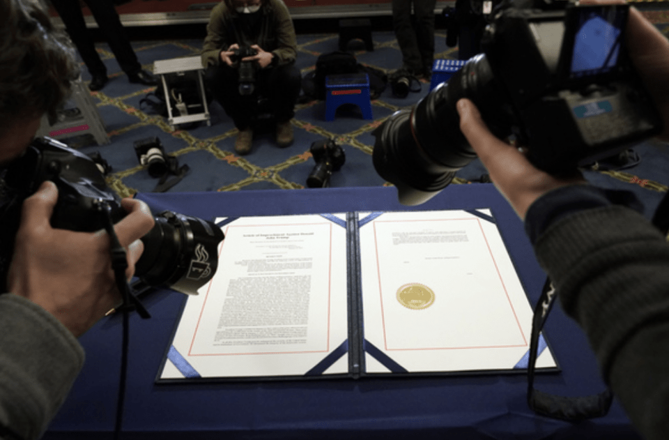 怎么去美国当fbi a641e259a3b14b7780af41decaa81752.png