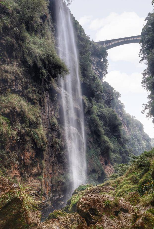 贵州旅游业为什么能超过云南，小众景点物价低，又是避暑胜地