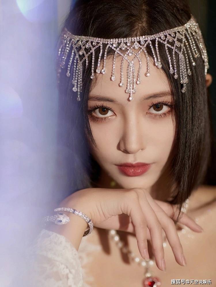 美女都有相同之处?the9官博晒成员照片,许佳琪沈梦辰