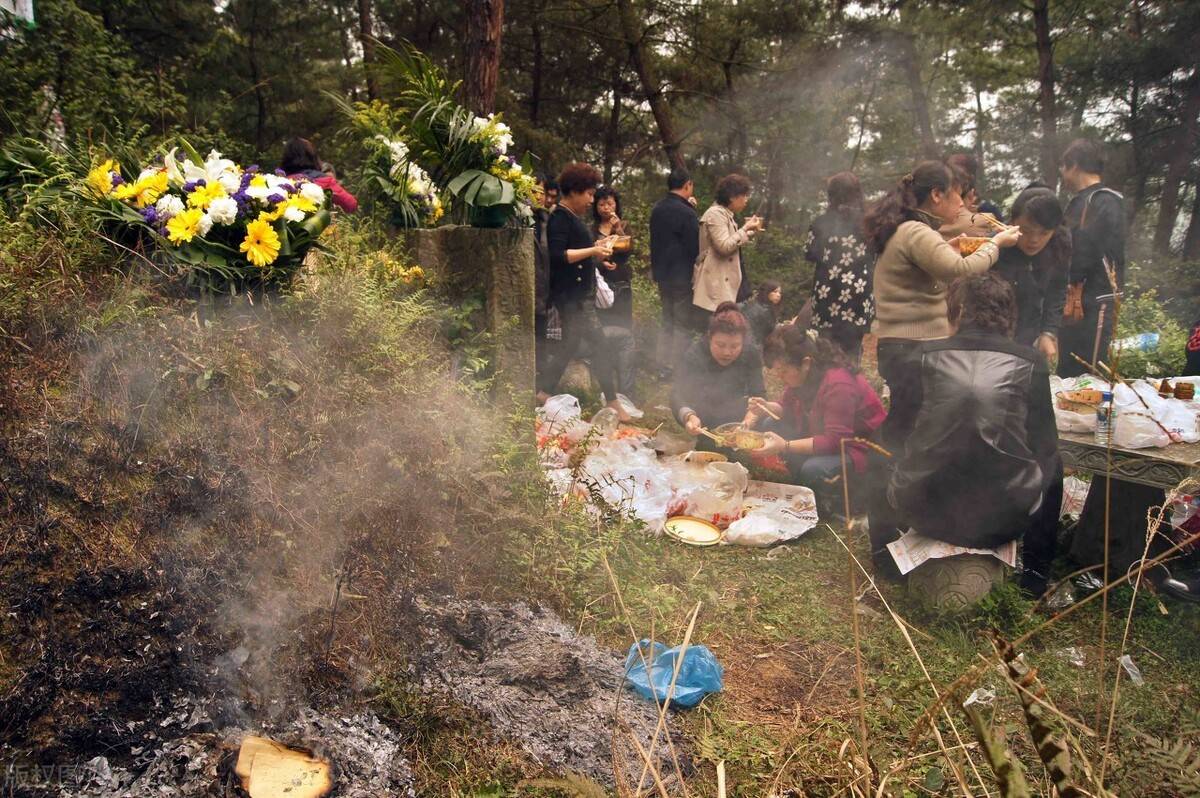 过年之前的上坟有什么讲究非常重要