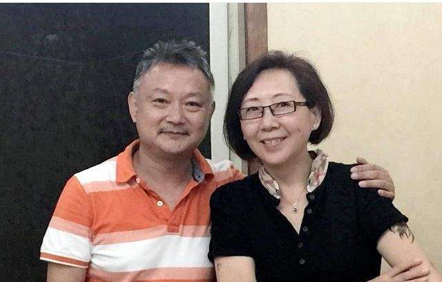 在相爱两年后,高宏亮在事业当红时与胡焰结婚了,结婚后的胡焰并没有