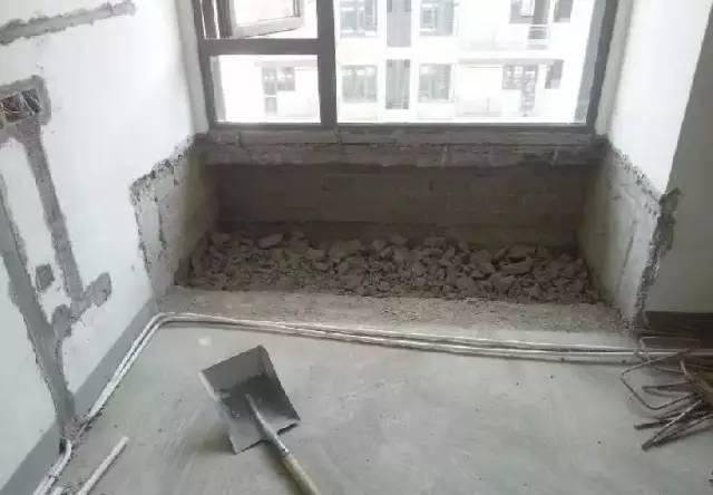 真飘窗是属于建筑本身的结构,是不能拆除的,否则可能会影响到房间的
