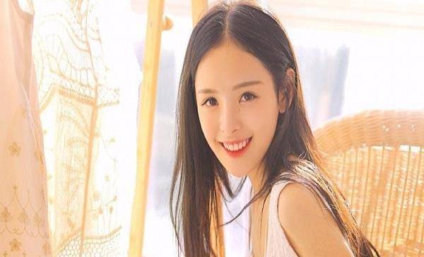 也是亚洲盛产美女的国家,吸引大量的游客前来欣赏游玩,并且当地的美女